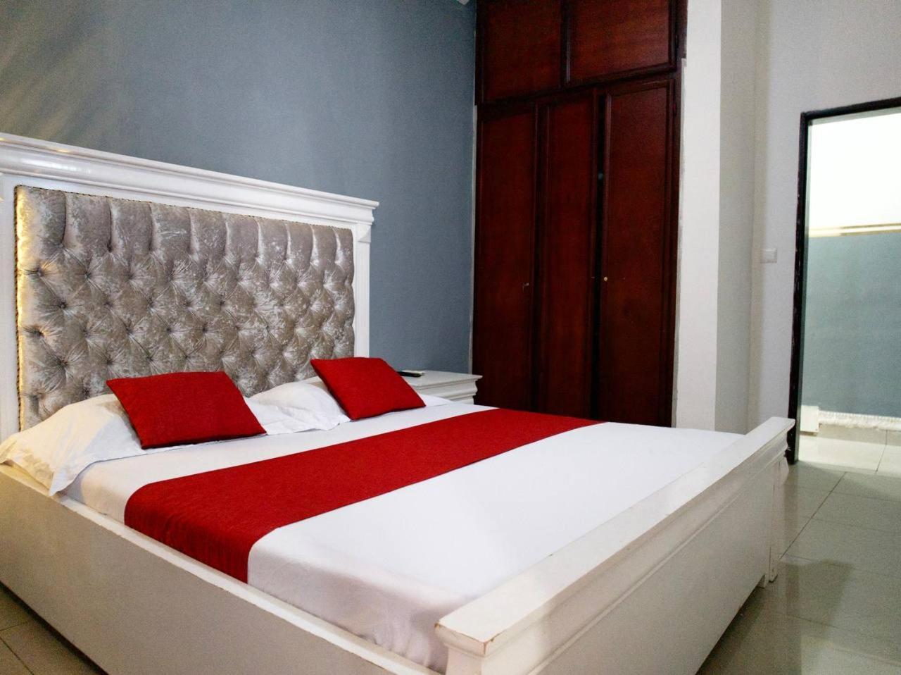 Appartement Meuble 3Ch Yaounde Omnisport - Tigson Exterior foto
